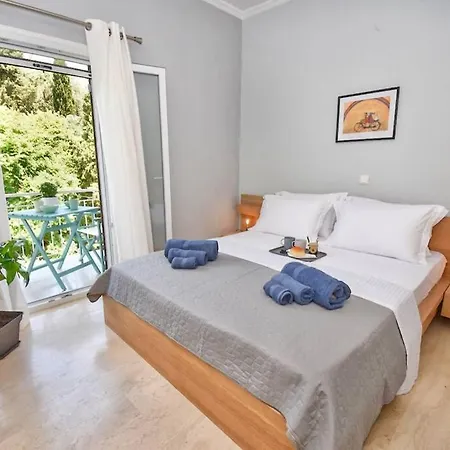 Yia Sou Corfu! Mariposa